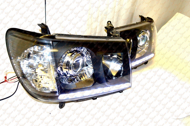 Светодиодные фары Toyota Land Cruiser 100 06